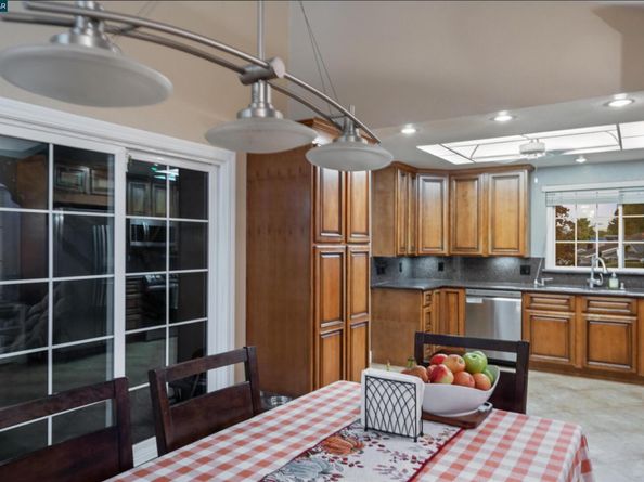 4962 Shadowfalls Dr, Martinez CA 94553