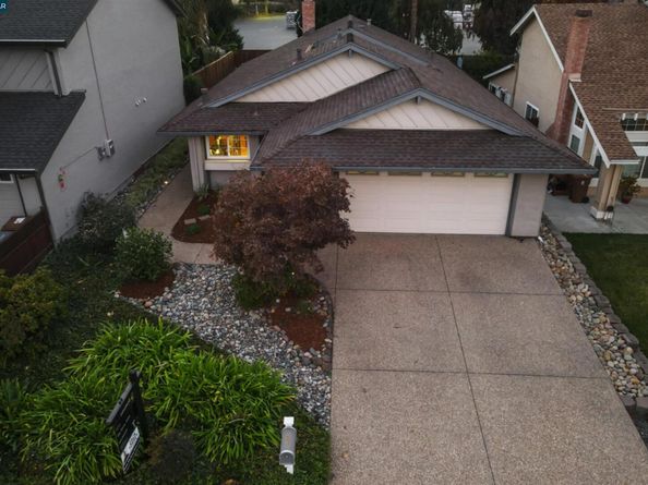 4962 Shadowfalls Dr, Martinez CA 94553