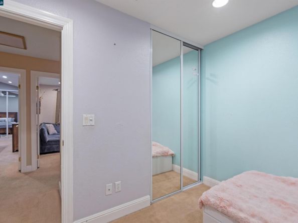 4962 Shadowfalls Dr, Martinez CA 94553