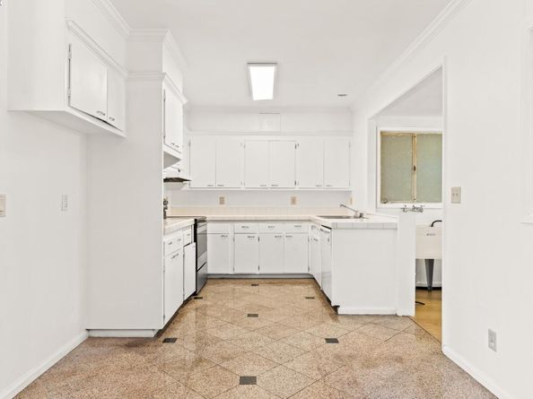 1015 82Nd Ave, Oakland CA 94621