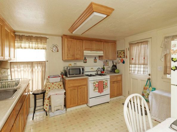 1033 Magnolia St, Oakland CA 94607