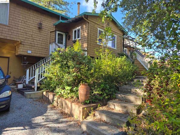 220 Canyon Dr, Portola Valley CA 94028