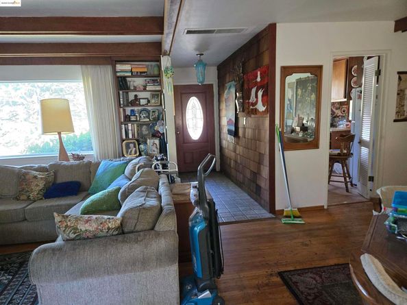 220 Canyon Dr, Portola Valley CA 94028