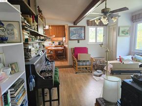 220 Canyon Dr, Portola Valley CA 94028