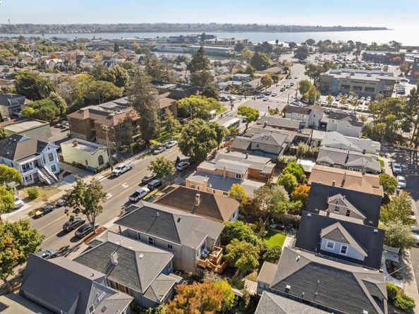 935 Park Street, Alameda CA 94501