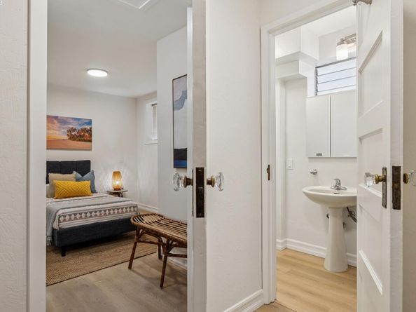 935 Park Street, Alameda CA 94501