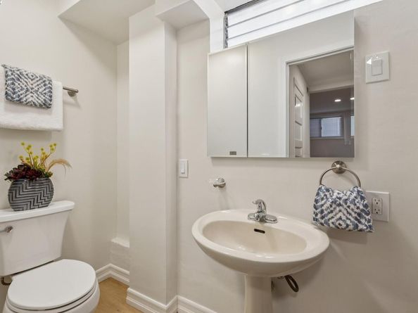 935 Park Street, Alameda CA 94501