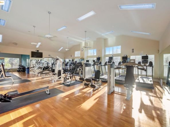93 Bayside Ct, Richmond CA 94804