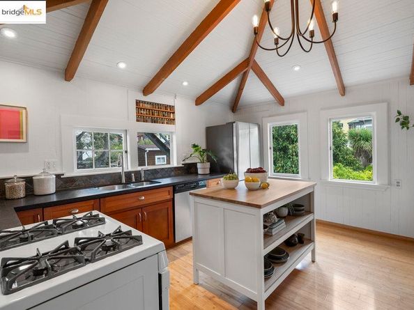 2587 Piedmont Ave 3, Berkeley CA 94704