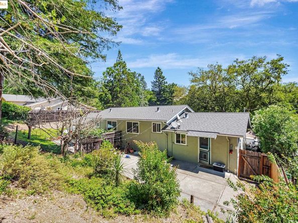 2048-2050 Donald Dr, Moraga CA 94556