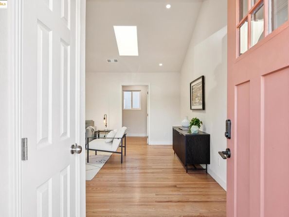 3018 Mabel St, Berkeley CA 94702