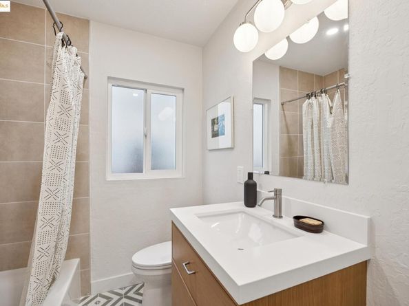 3018 Mabel St, Berkeley CA 94702