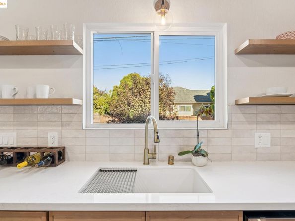 3018 Mabel St, Berkeley CA 94702