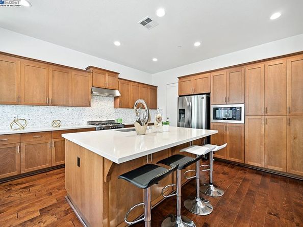 2100 Carbondale, Dublin CA 94568