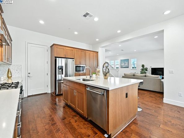 2100 Carbondale, Dublin CA 94568