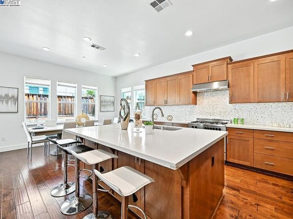 2100 Carbondale, Dublin CA 94568