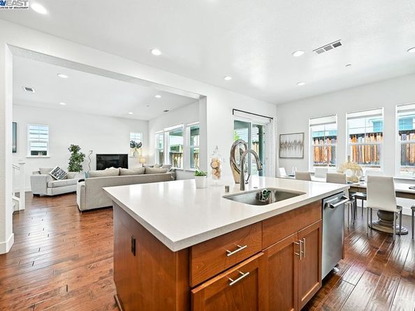 2100 Carbondale, Dublin CA 94568