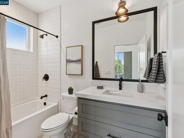 900 Brown Ave, Lafayette CA 94549