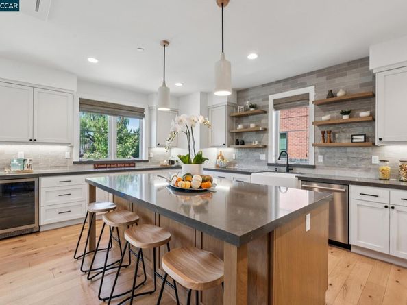 900 Brown Ave, Lafayette CA 94549