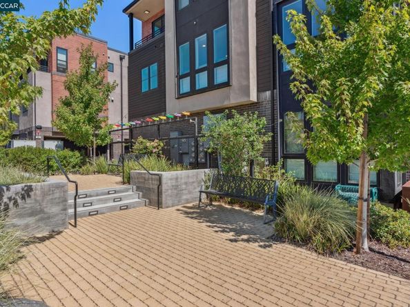 900 Brown Ave, Lafayette CA 94549