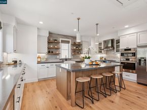 900 Brown Ave, Lafayette CA 94549