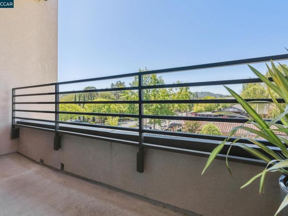 900 Brown Ave, Lafayette CA 94549