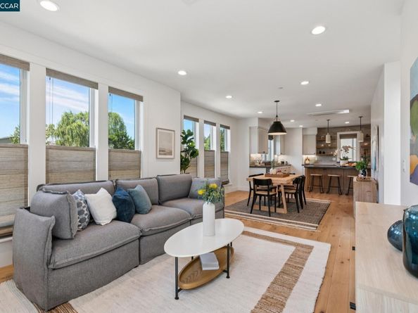 900 Brown Ave, Lafayette CA 94549