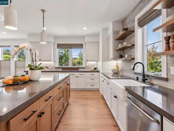 900 Brown Ave, Lafayette CA 94549