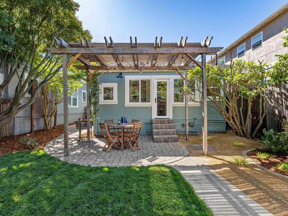2839 Washington St, Alameda CA 94501