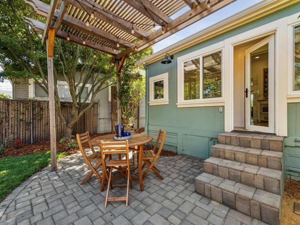2839 Washington St, Alameda CA 94501
