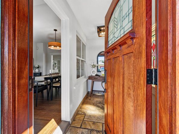 2839 Washington St, Alameda CA 94501