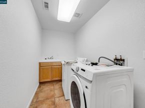 868 Deer Spring Cir, Concord CA 94521