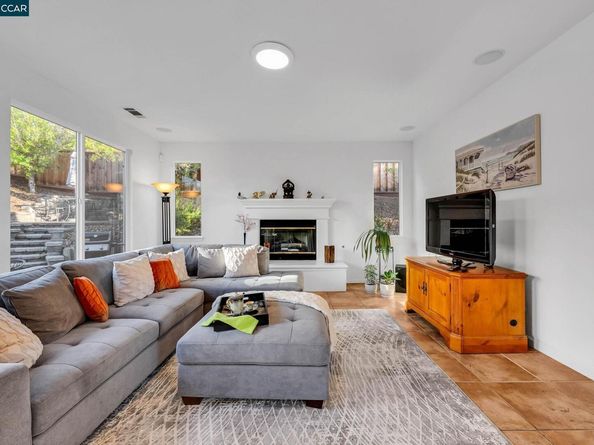 868 Deer Spring Cir, Concord CA 94521