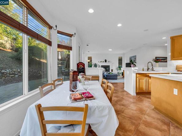 868 Deer Spring Cir, Concord CA 94521