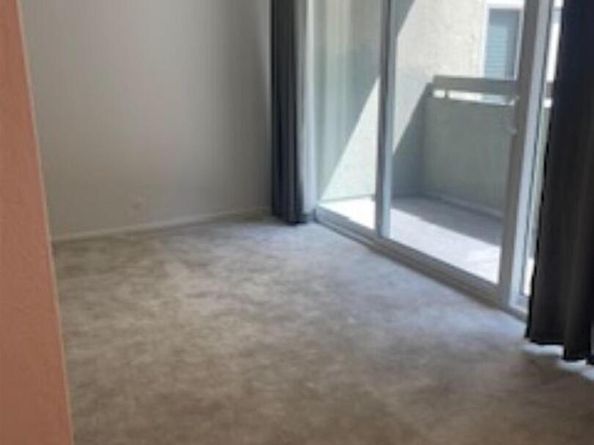 398 Adams St 204, Oakland CA 94610