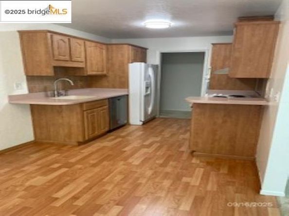 398 Adams St 204, Oakland CA 94610