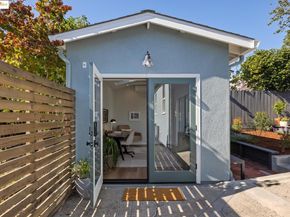 907 York St, Oakland CA 94610