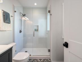 907 York St, Oakland CA 94610