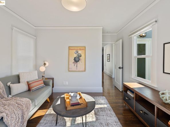 907 York St, Oakland CA 94610