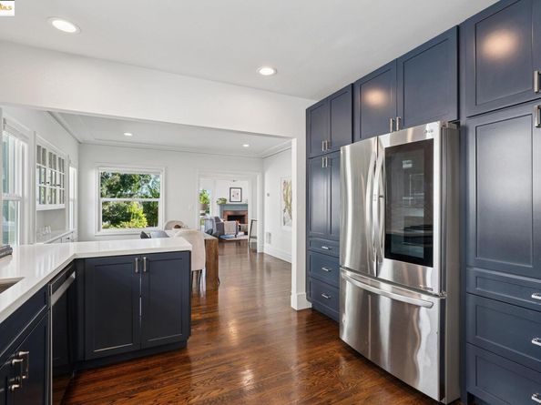 907 York St, Oakland CA 94610