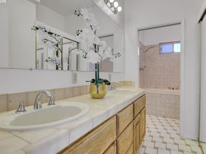 559 Bayview Park Dr, Milpitas CA 95035