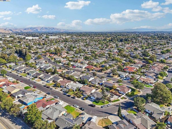 32226 Crest Ln, Union City CA 94587