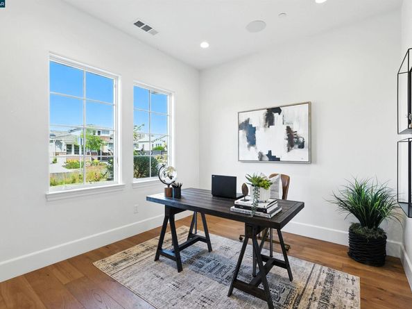 22 W Hill Way, Orinda CA 94563