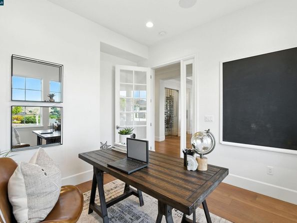 22 W Hill Way, Orinda CA 94563