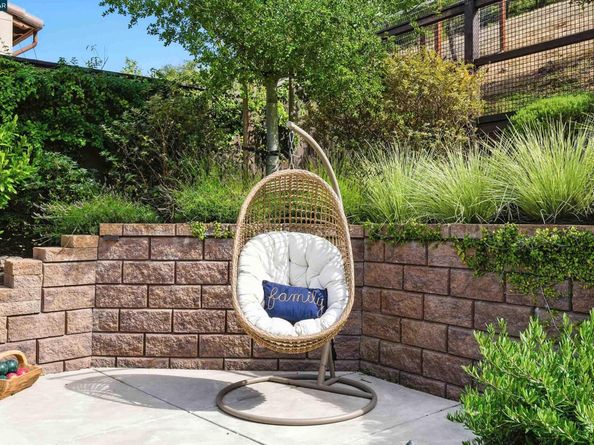 22 W Hill Way, Orinda CA 94563