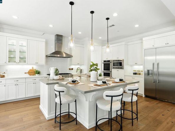 22 W Hill Way, Orinda CA 94563