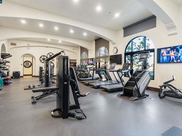 22 W Hill Way, Orinda CA 94563