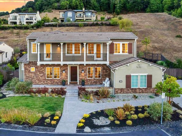 22 W Hill Way, Orinda CA 94563