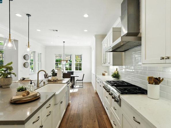 22 W Hill Way, Orinda CA 94563