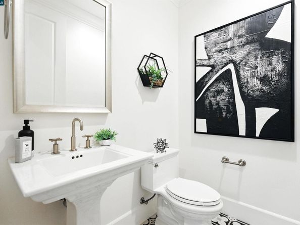 22 W Hill Way, Orinda CA 94563